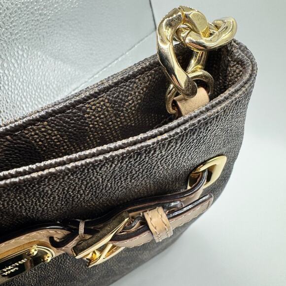 Michael Kors Crossbody / Signature Hamilton Crossbody; Brown EUC - Picture 5 of 13